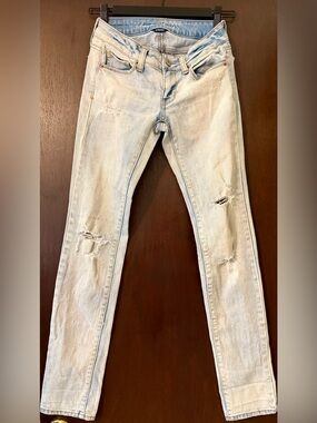 American Eagle Outfitters Light Blue Distressed Jeans
